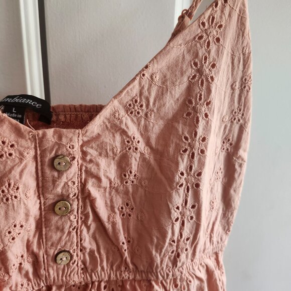 Cute pink top - Picture 2 of 4